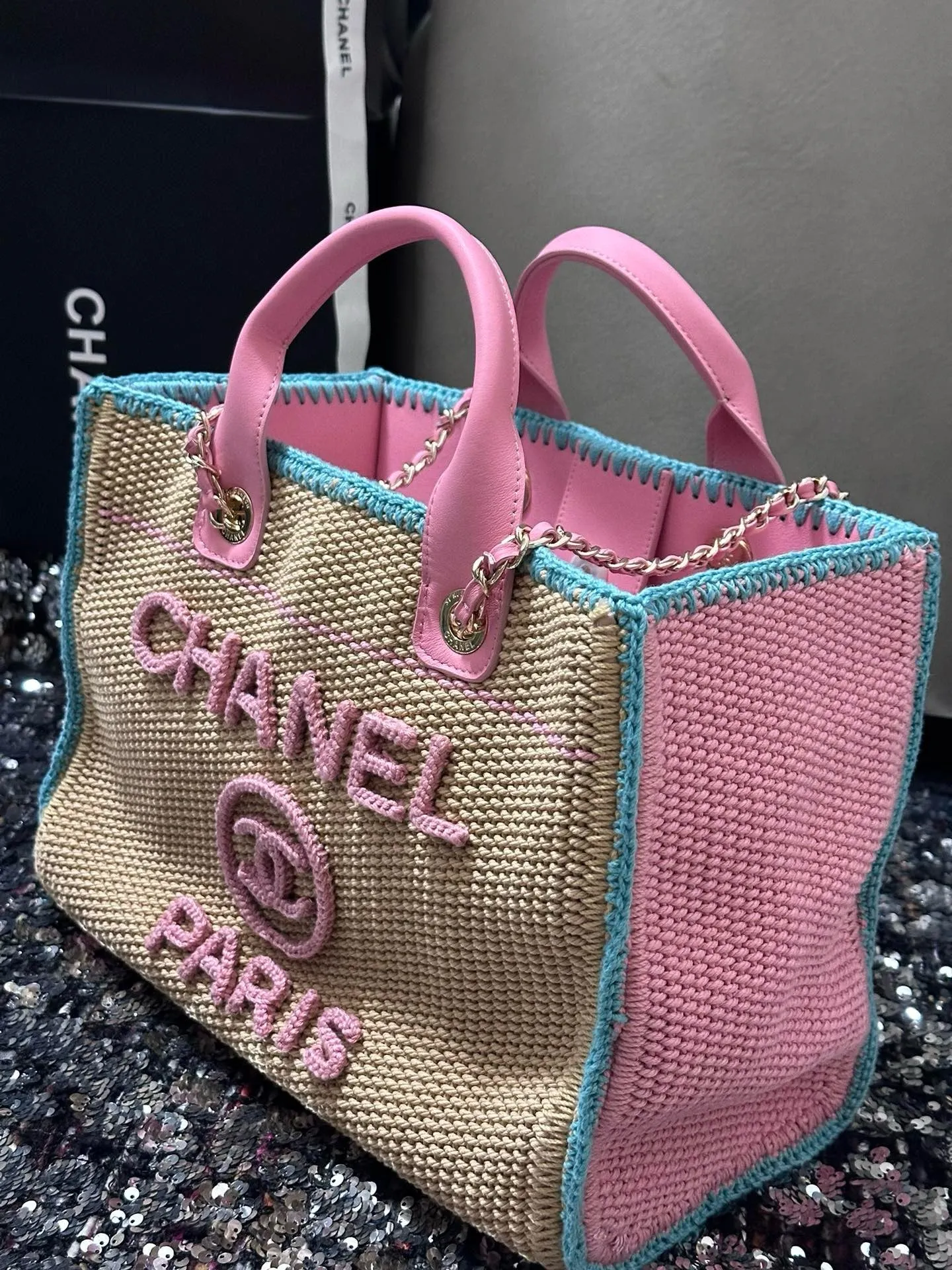 CC1088 Small Shopping Bag / HIGHEST QUALITY VERSION / 9.4 x 15.4 x 6.7in