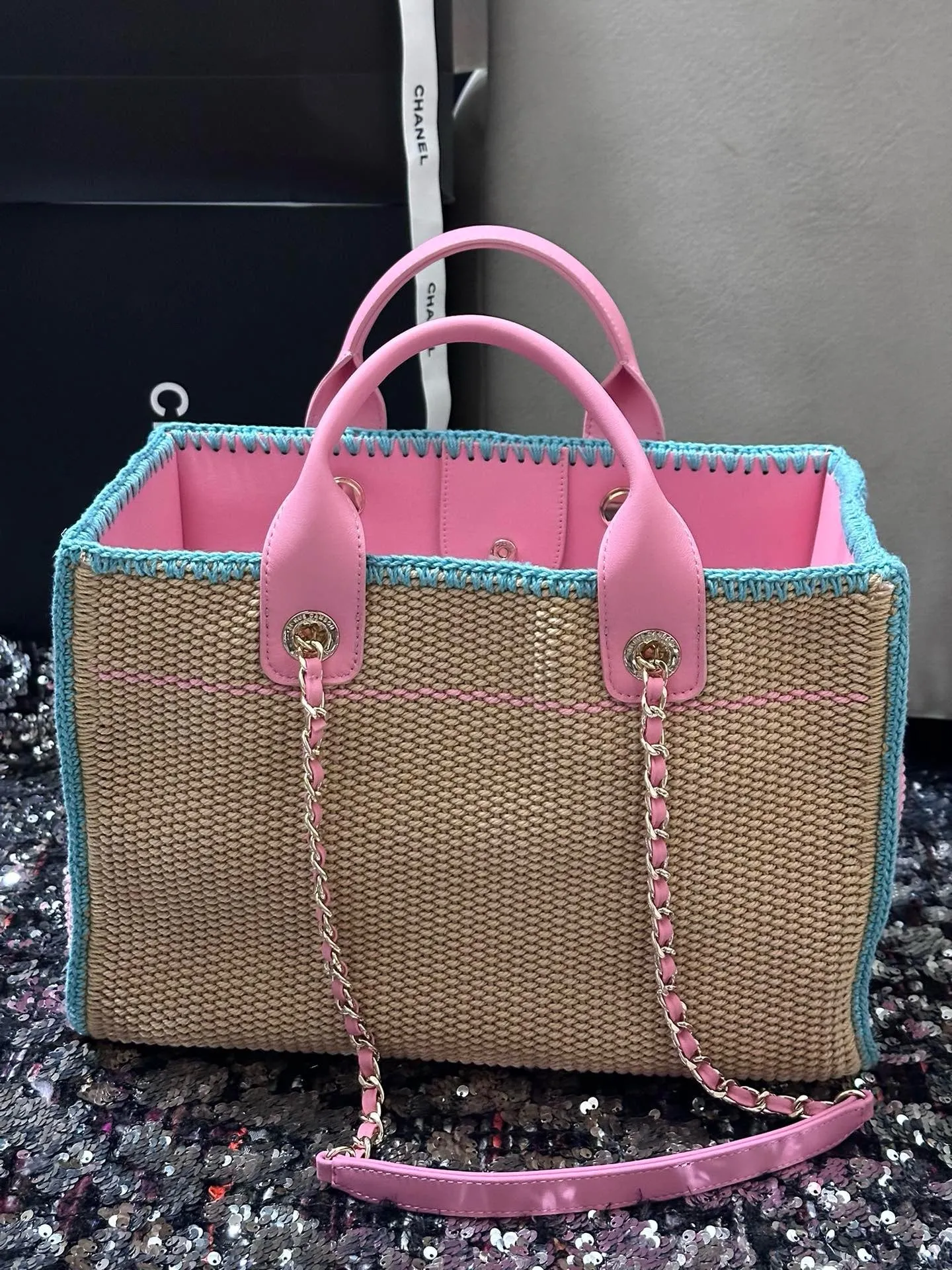 CC1088 Small Shopping Bag / HIGHEST QUALITY VERSION / 9.4 x 15.4 x 6.7in