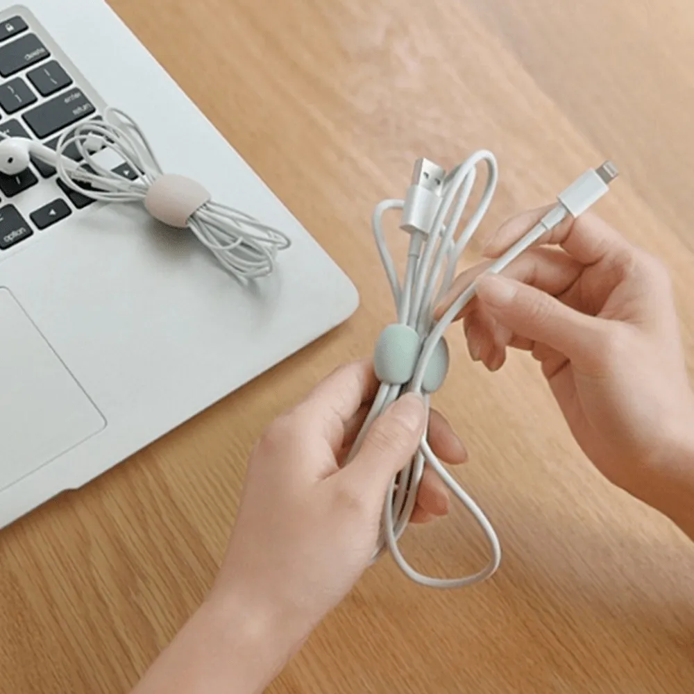 Streamline your cables with our multifunctional cable organizer set